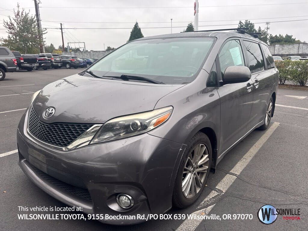 2017 TOYOTA Sienna