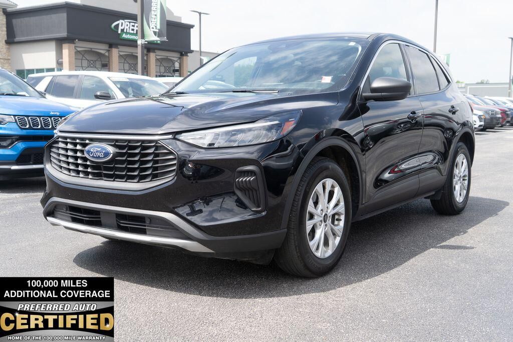 2024 FORD Escape