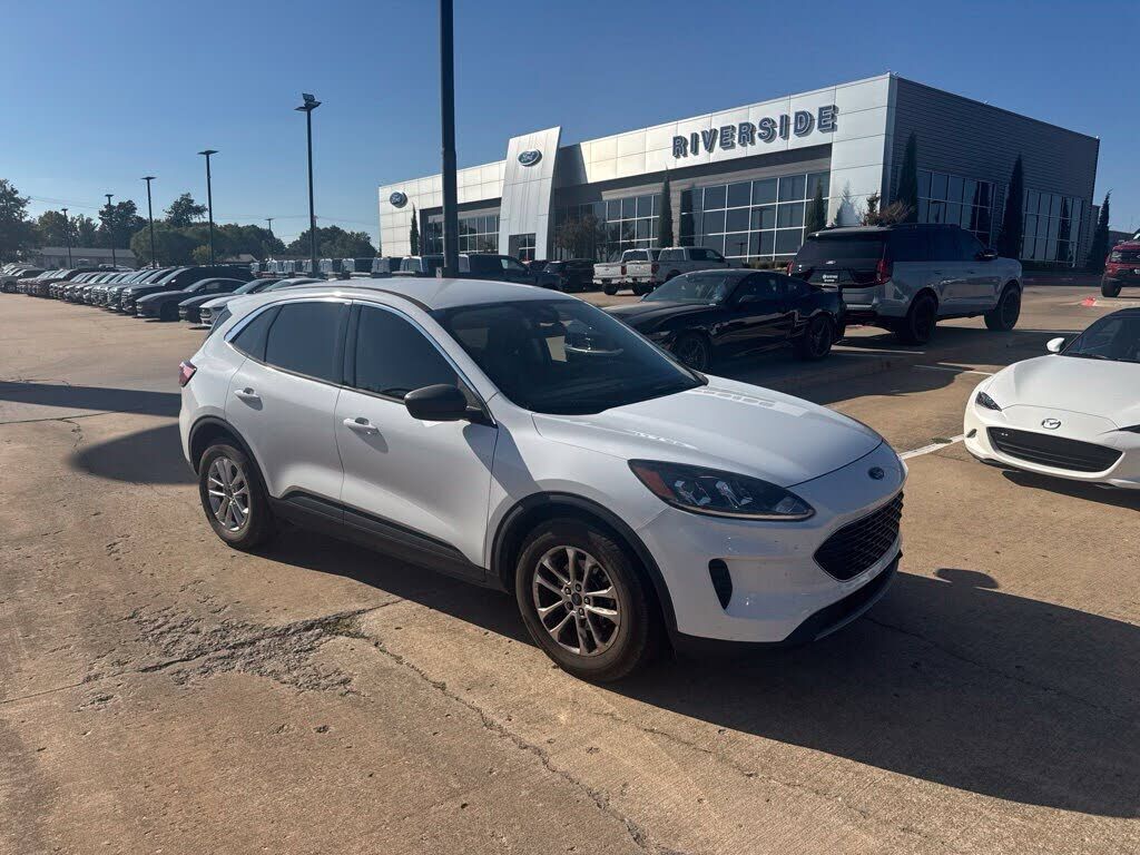 2022 FORD Escape
