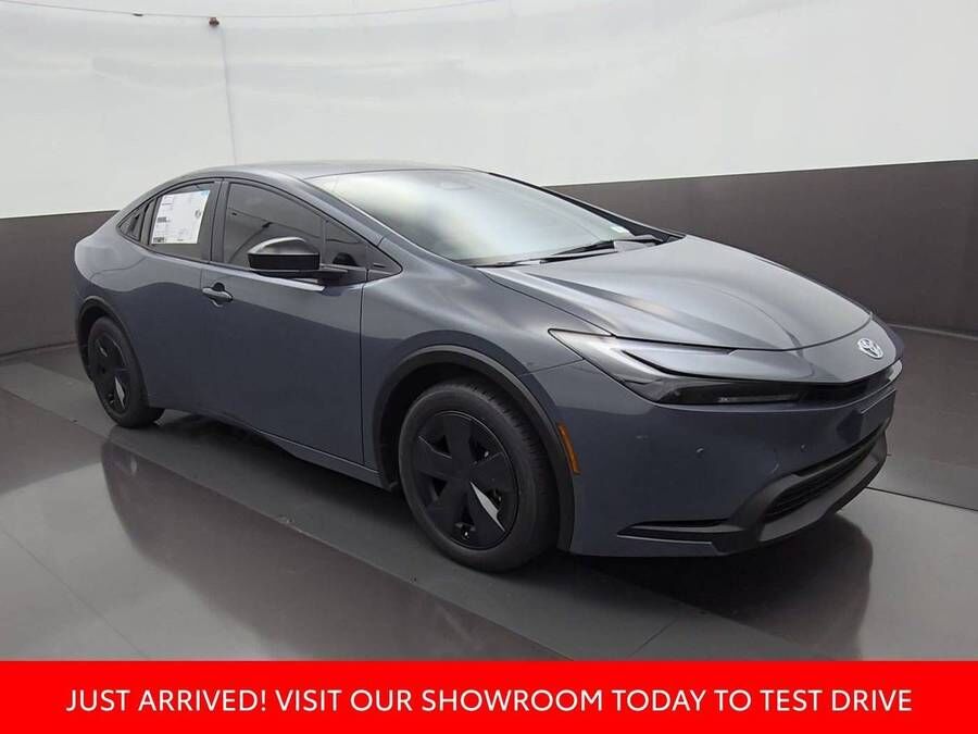 2027 TOYOTA PRIUS