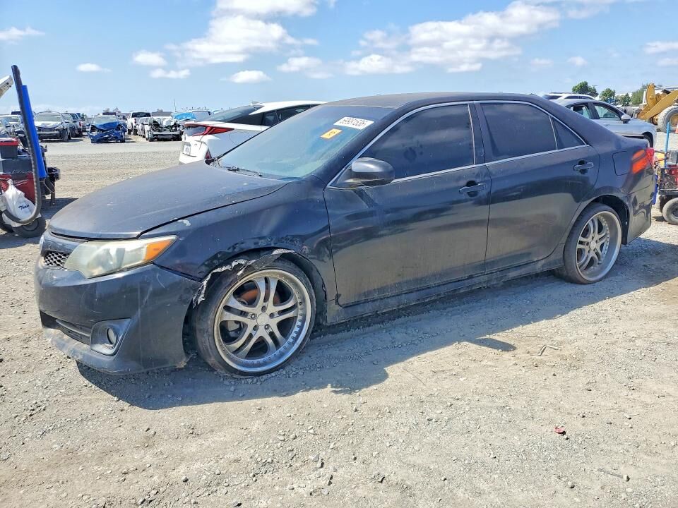 2013 TOYOTA Camry
