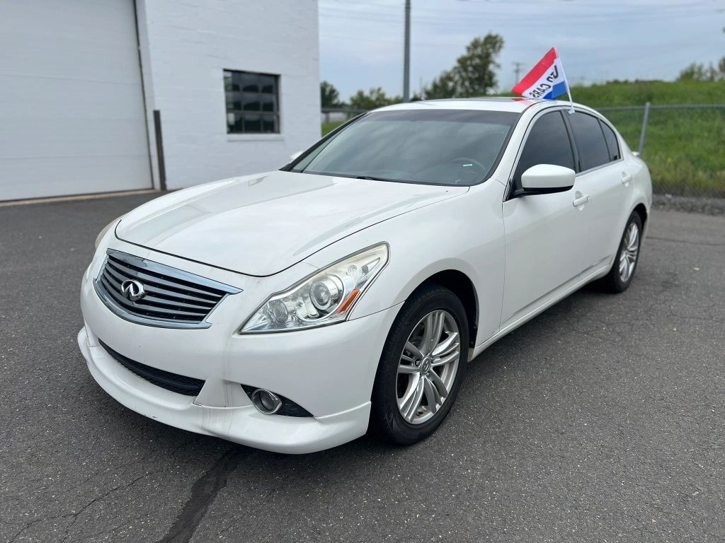 2013 INFINITI G37