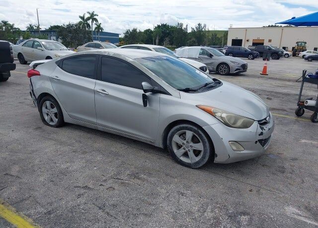 2012 HYUNDAI Elantra