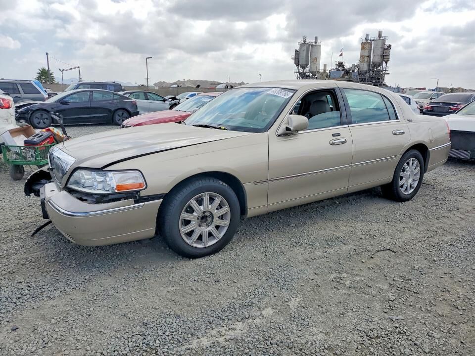 2009 LINCOLN Town Car