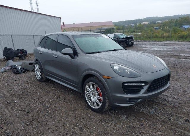 2014 PORSCHE Cayenne