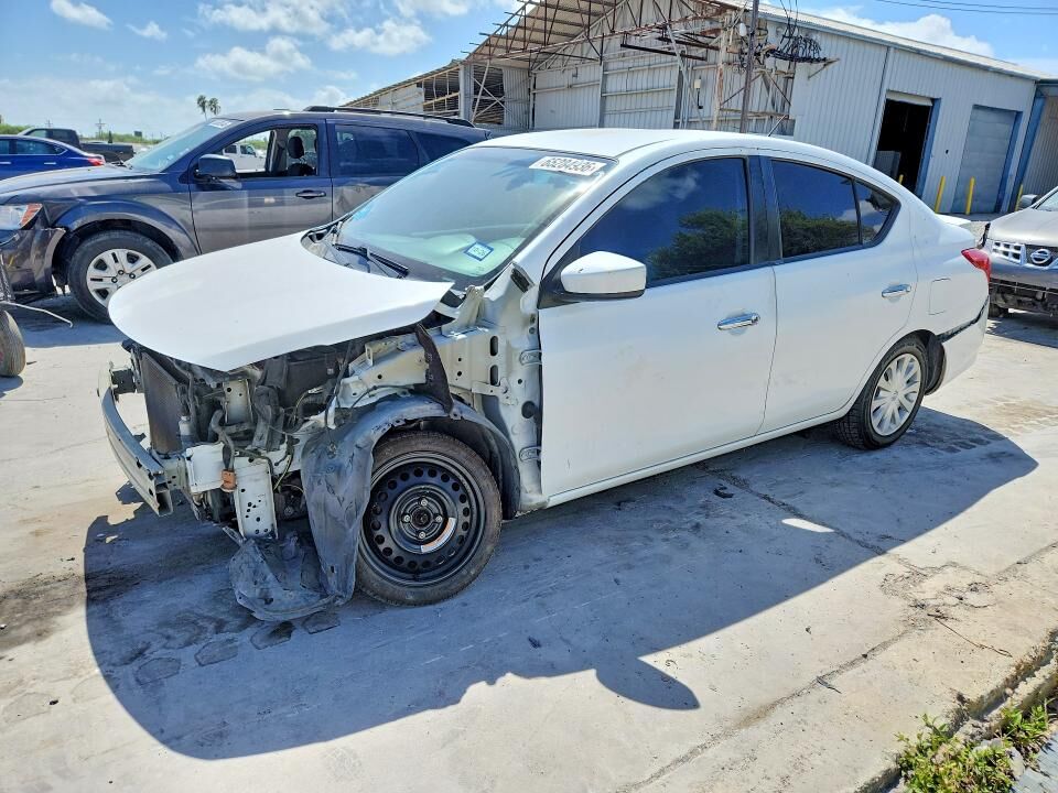 2019 NISSAN Versa
