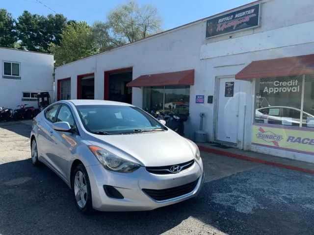 2011 HYUNDAI Elantra