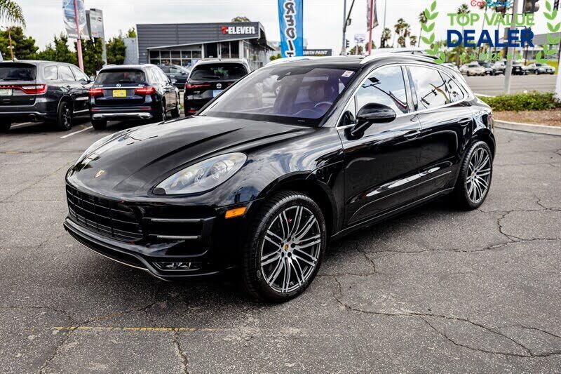 2016 PORSCHE Macan