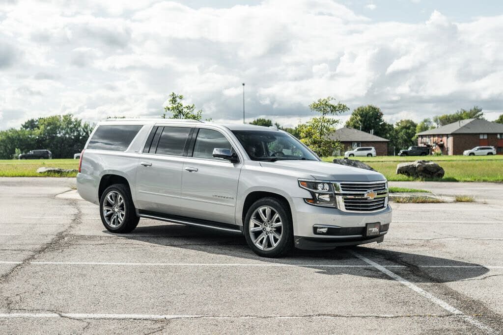 2016 CHEVROLET Suburban
