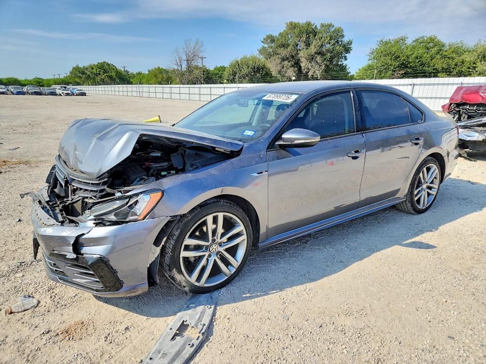 2018 VOLKSWAGEN Passat