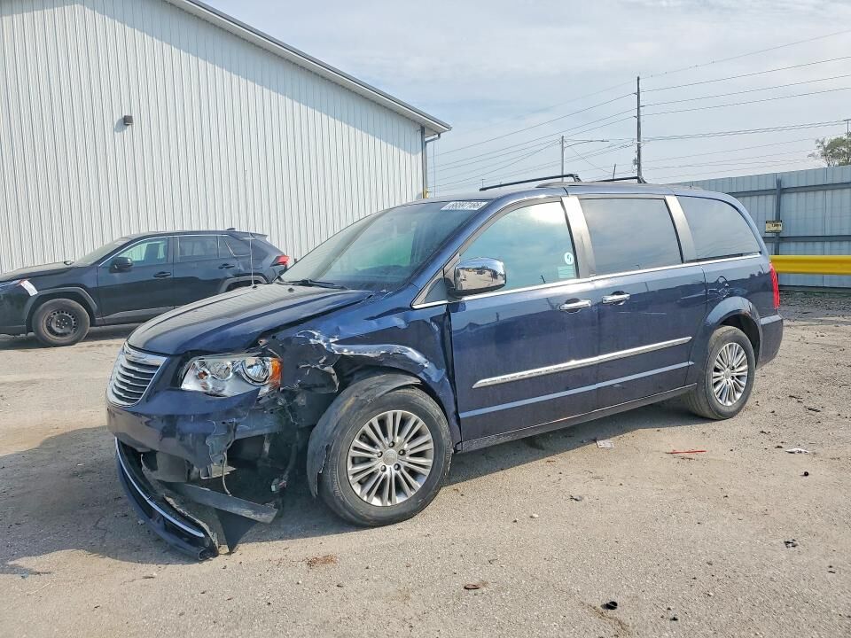 2014 CHRYSLER Town and Country