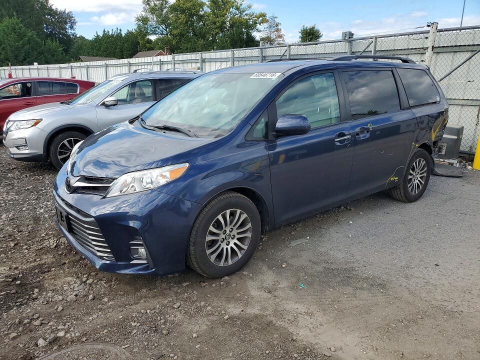 2019 TOYOTA Sienna