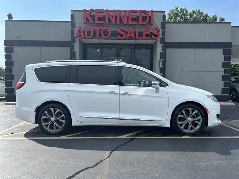 2017 CHRYSLER Pacifica