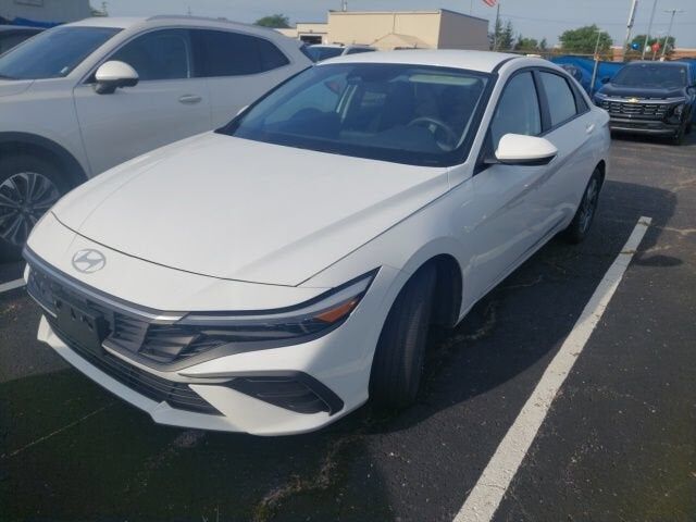 2024 HYUNDAI Elantra