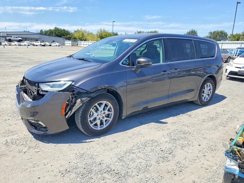2023 CHRYSLER Pacifica
