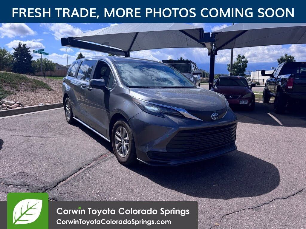 2025 TOYOTA Sienna