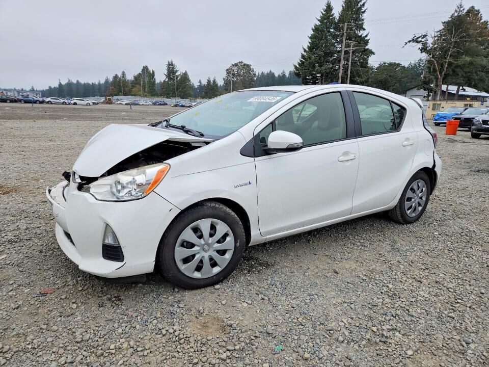 2014 TOYOTA Prius