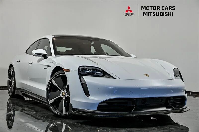 2020 PORSCHE Taycan