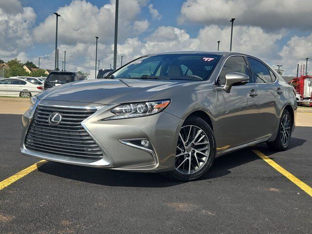 2017 LEXUS ES