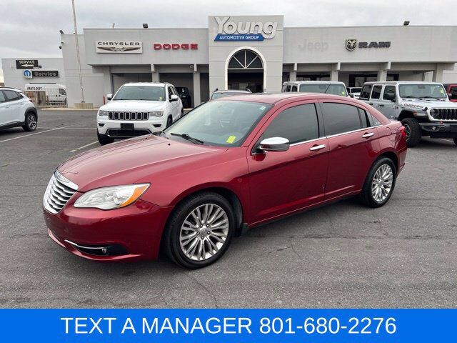 2013 CHRYSLER 200