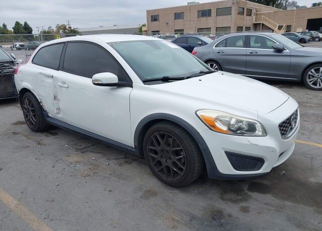 2011 VOLVO C30