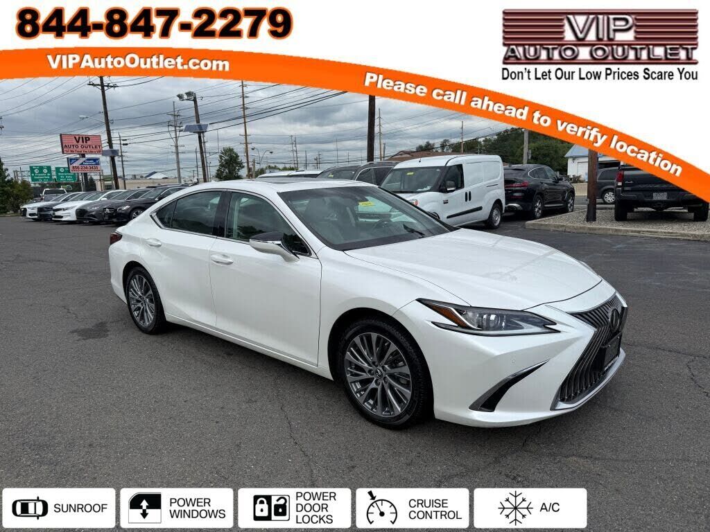 2019 LEXUS ES