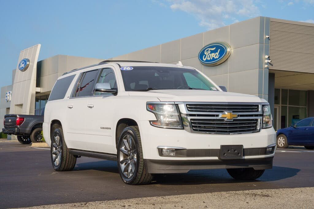 2016 CHEVROLET Suburban