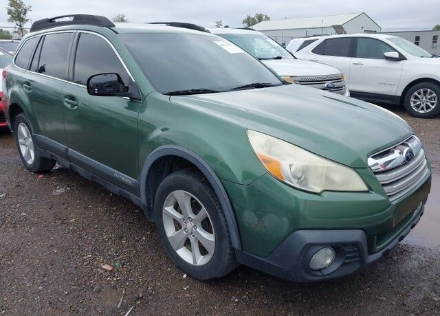 2013 SUBARU Outback