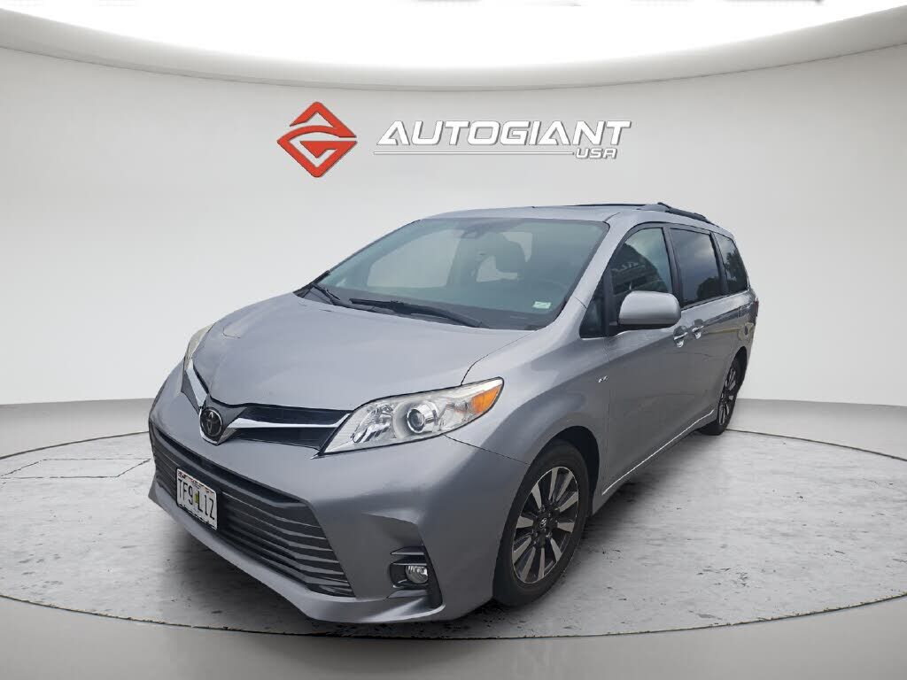 2018 TOYOTA Sienna