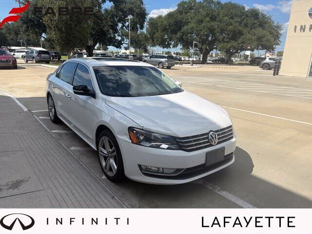 2014 VOLKSWAGEN Passat