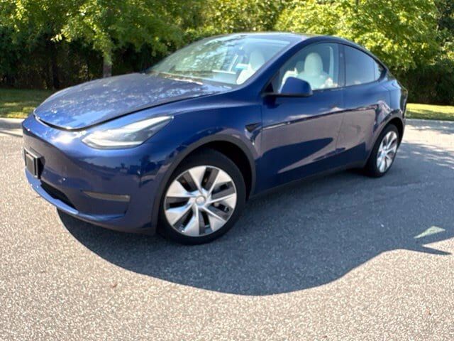 2024 TESLA Model Y