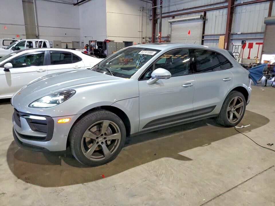 2024 PORSCHE Macan