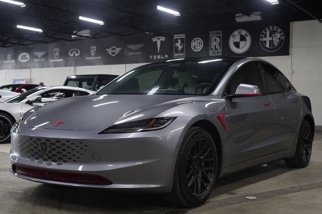 2025 TESLA Model 3