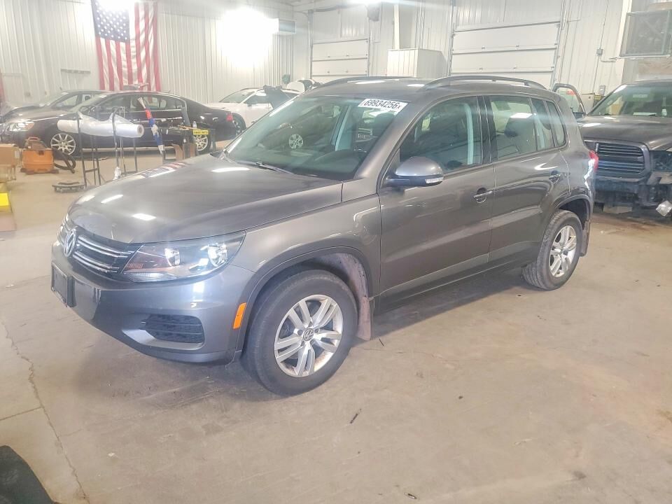 2015 VOLKSWAGEN Tiguan