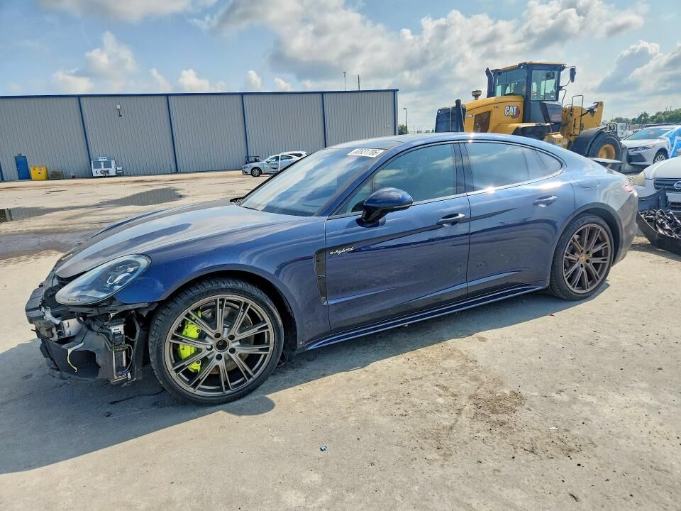 2018 PORSCHE Panamera