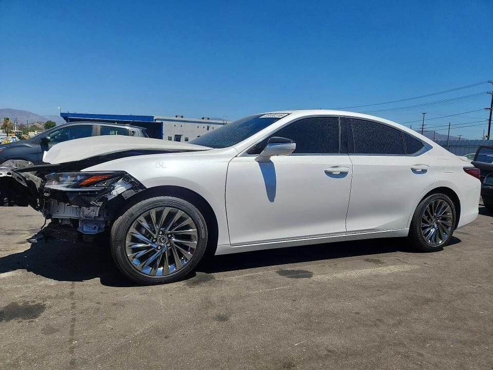 2025 LEXUS ES