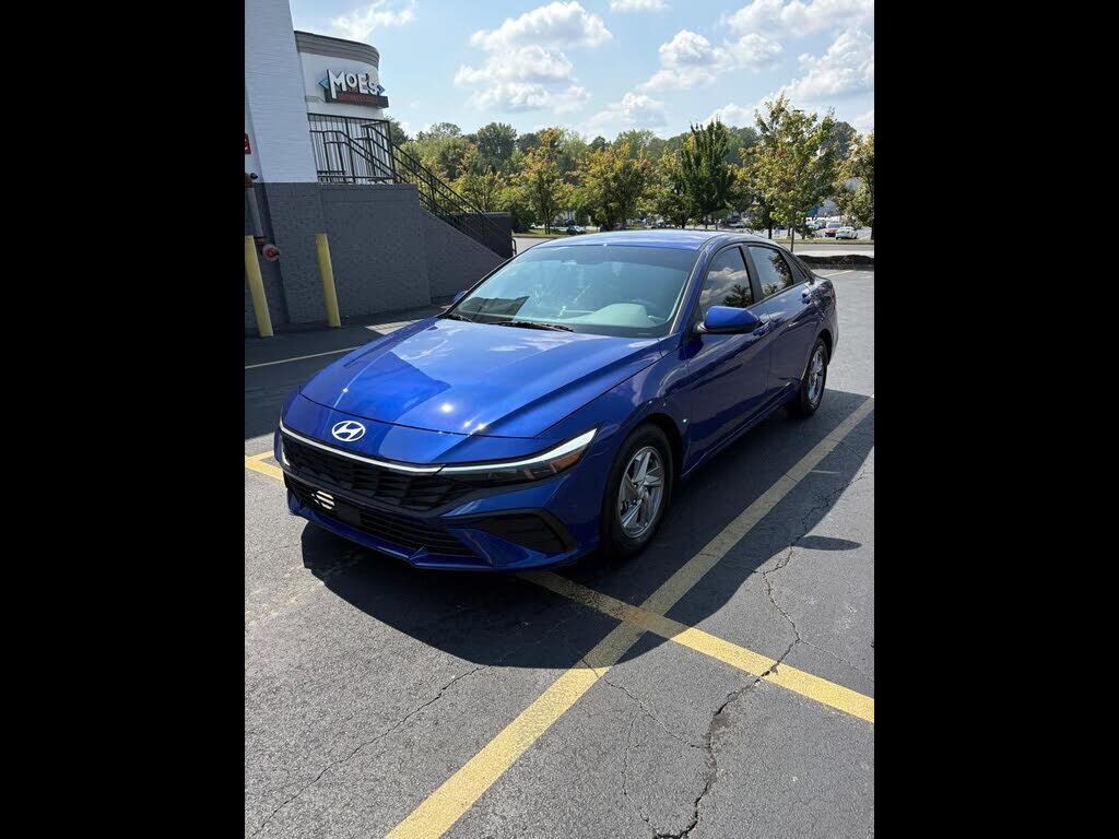 2024 HYUNDAI Elantra