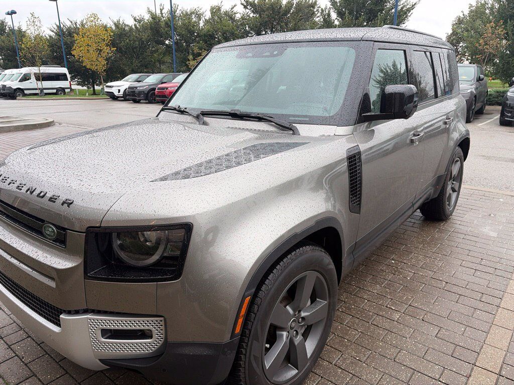 2025 LAND ROVER Defender