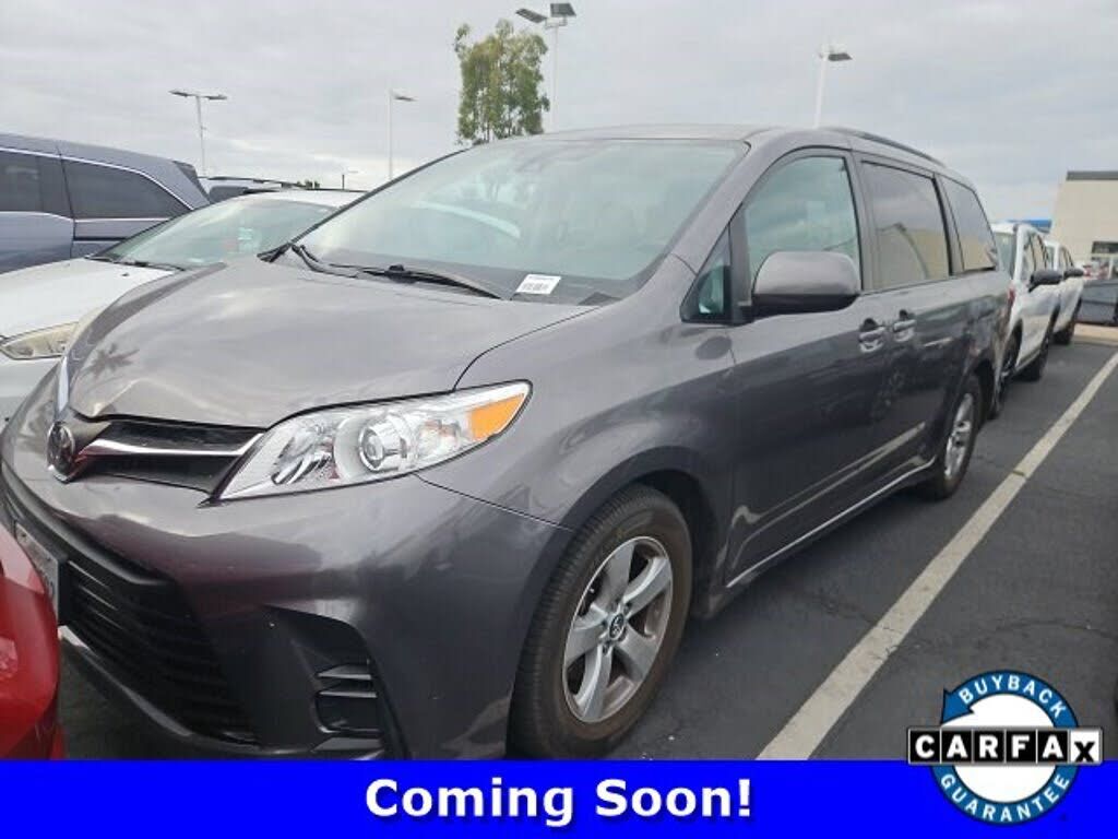 2018 TOYOTA Sienna