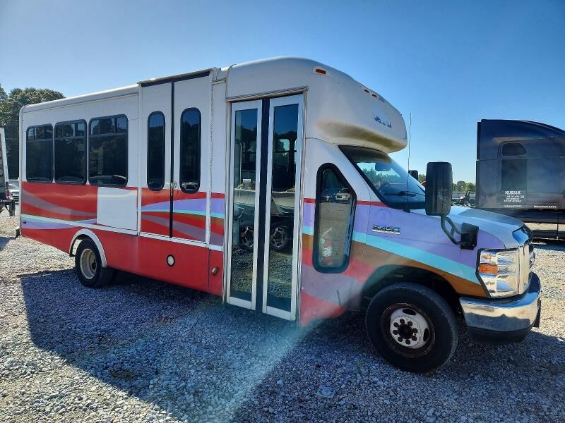 2019 FORD E-450