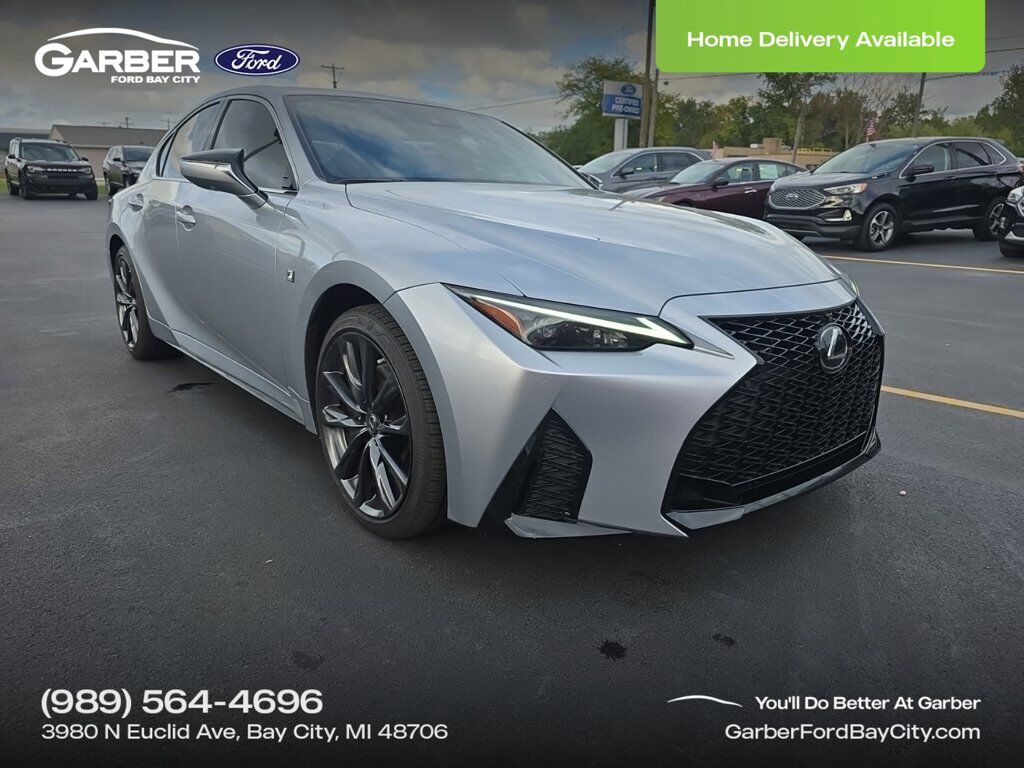 2022 LEXUS IS