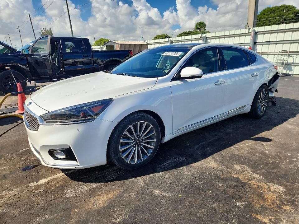 2017 KIA Cadenza