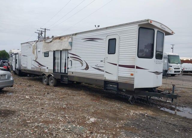 2013 FOREST RIVER Catalina