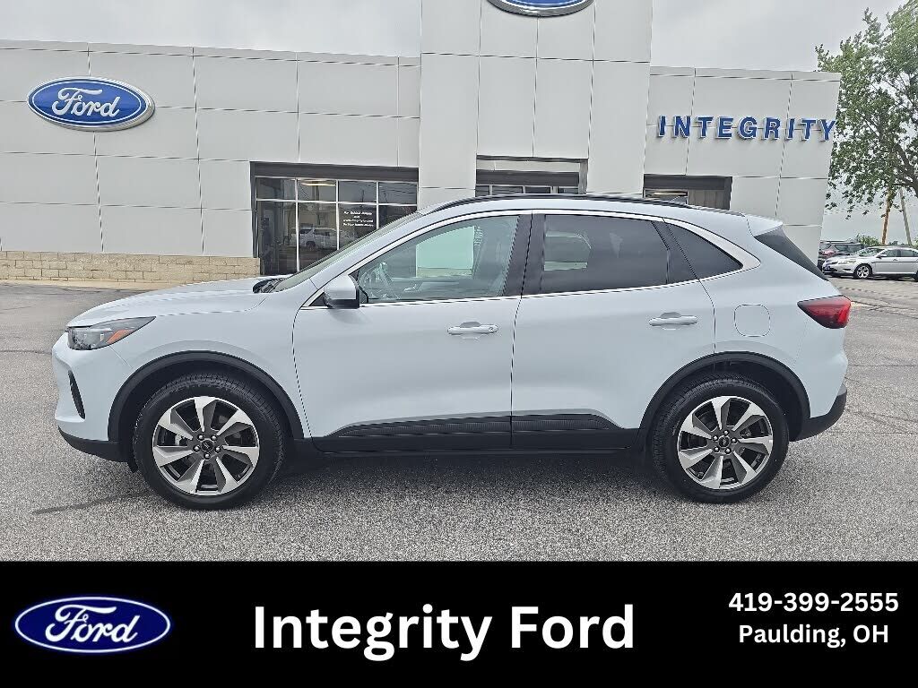 2025 FORD Escape