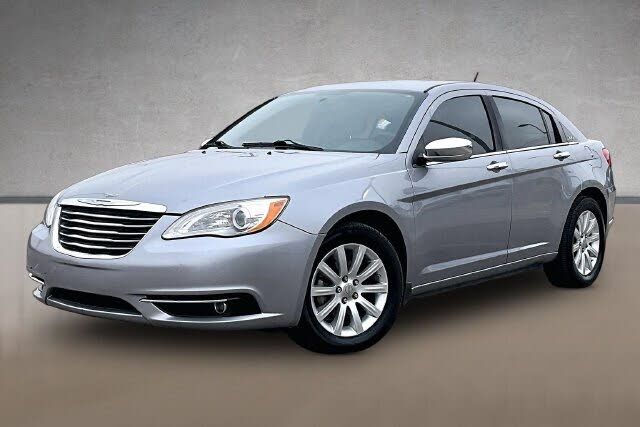 2013 CHRYSLER 200