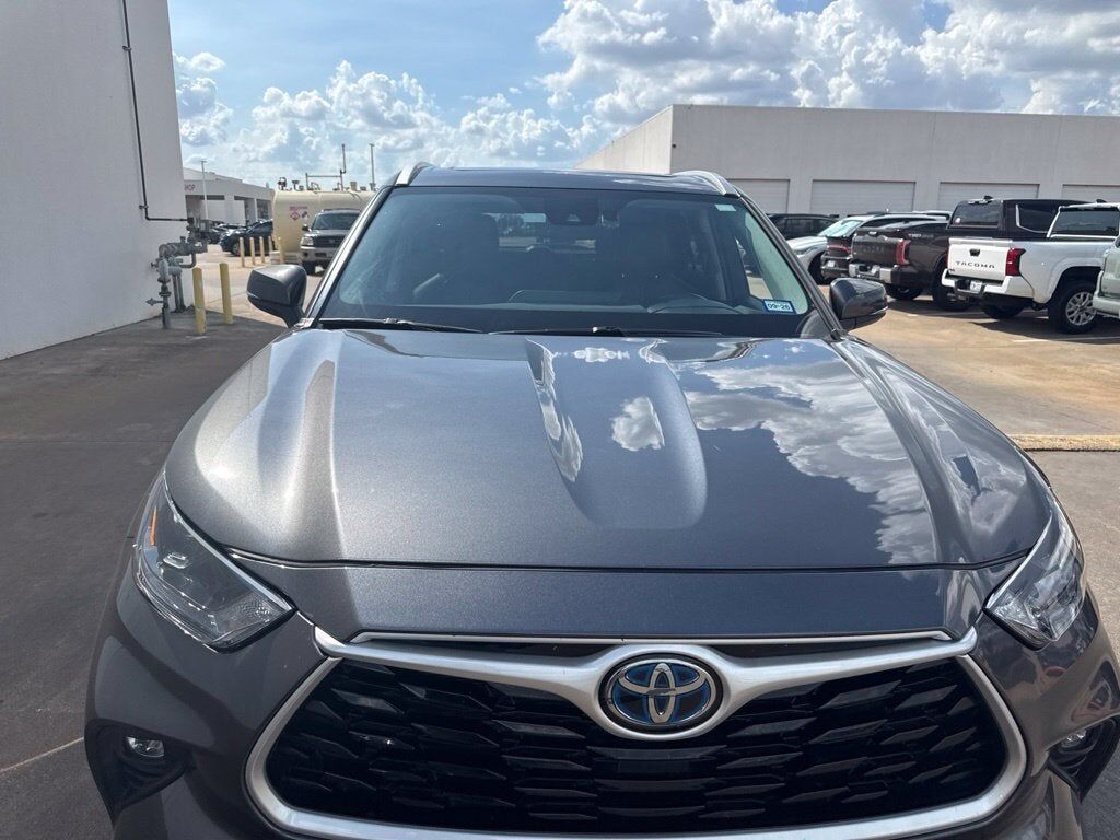2023 TOYOTA Highlander
