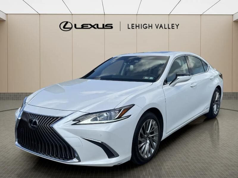 2019 LEXUS ES