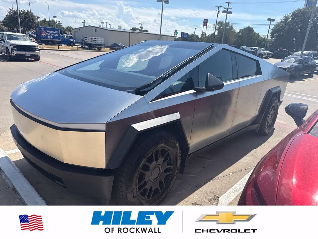 2024 TESLA Cybertruck