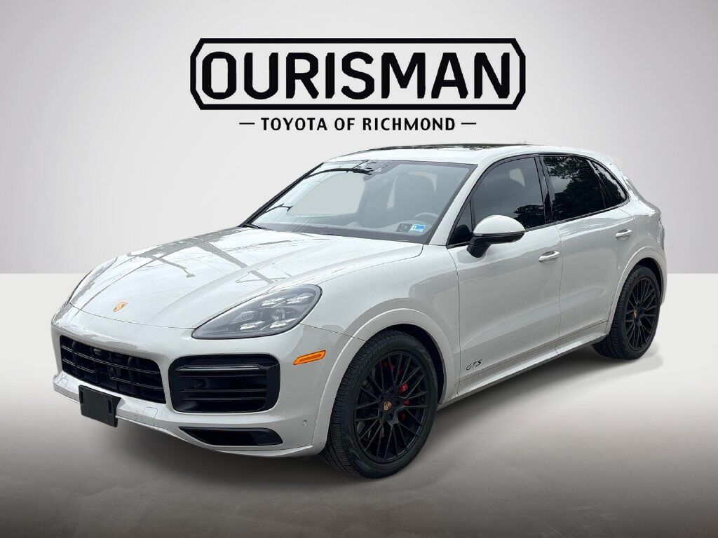 2022 PORSCHE Cayenne