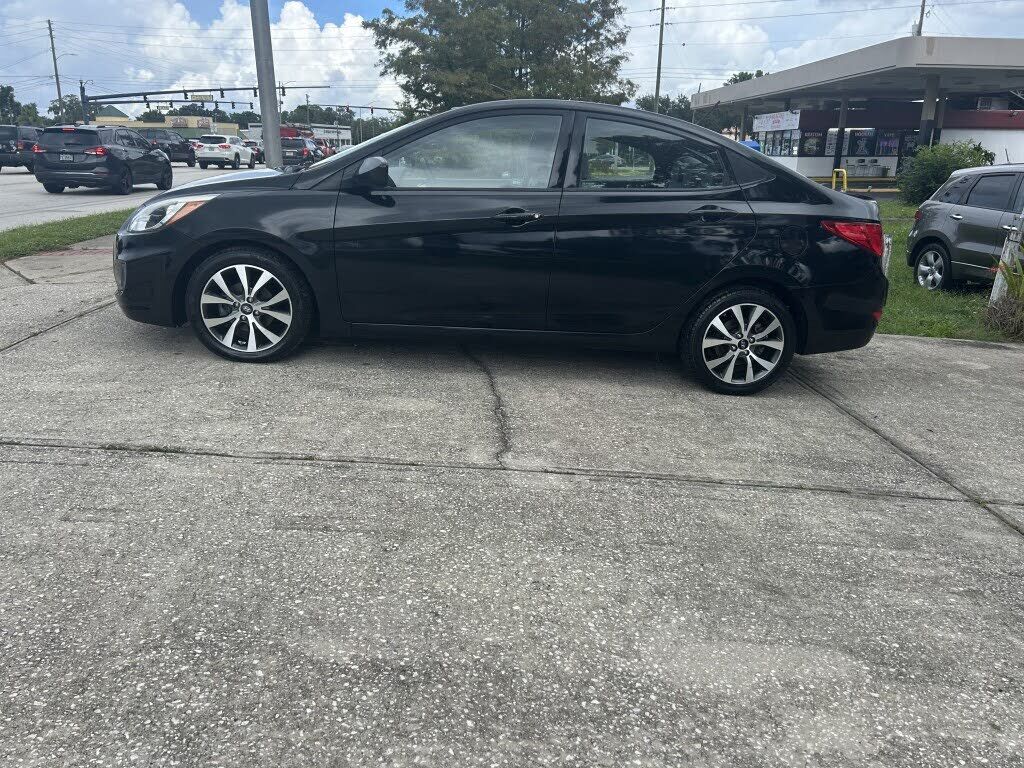 2017 HYUNDAI Accent